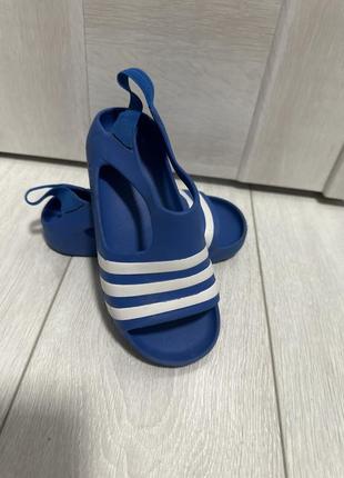 Продам босоніжки