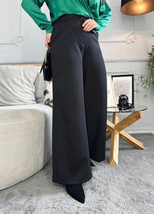 Черные классические брюки палаццо из плотной костюмки5 фото