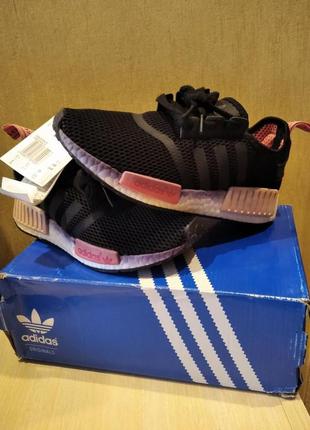 Брак на підошві жіночі кросівки adidas nmd чорно-рожеві оригінал3 фото