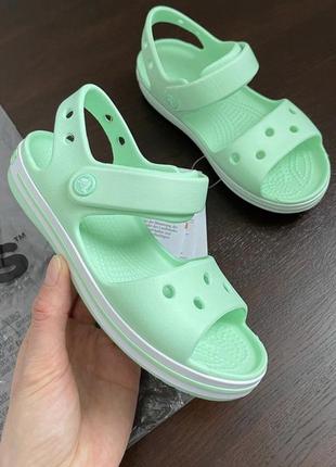 Крокс крокбэнд сандалии детские мятные crocs crocband sandal neon mint