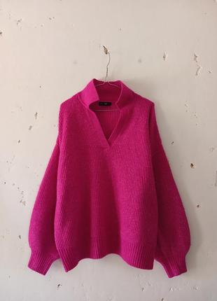Малиновый яркий плотный свитер1 фото