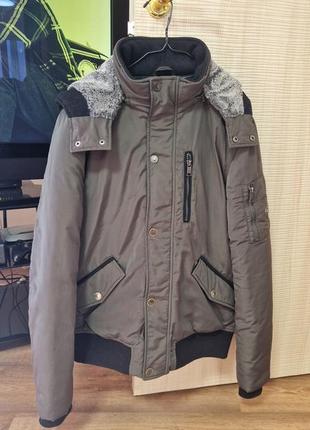 Зимова куртка guess