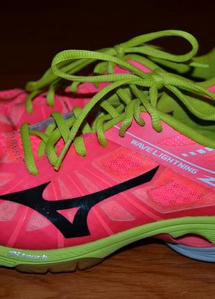 Кросівки жіночі mizuno wave lightning eu40 устілка 25.5см