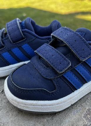 Кроссовки adidas