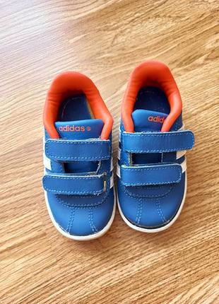 Кроссовки адедас унисекс