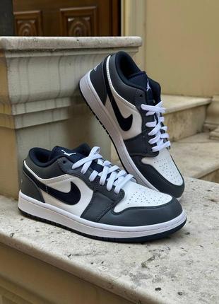 Женские кроссовки jordan 1 low ashen slate1 фото