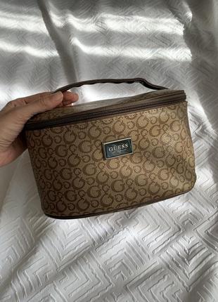Велика косметичка від guess