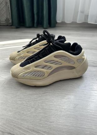 Кросівки adidas yeezy 700