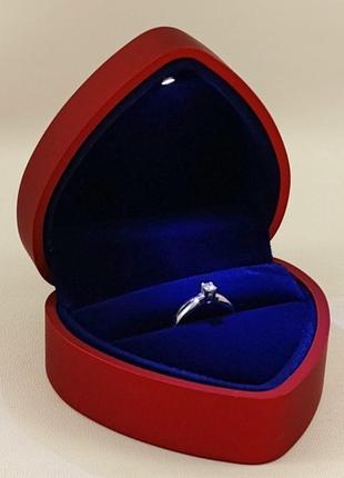 Футляр для каблучки з підсвічуванням "сяйво" серце червоний led-cf004 h