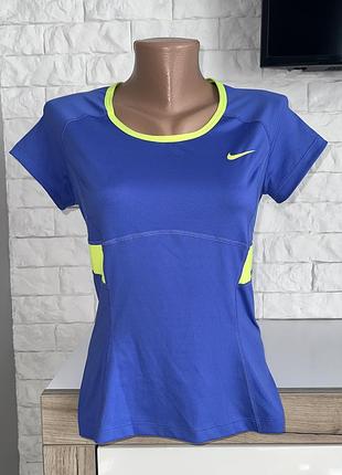 Яркая оригинальная футболка для занятий спортом nike dri-fit