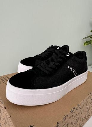 Снікерси/кеди guess