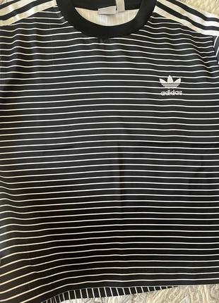 Жіноча футболка