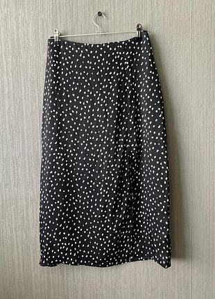 Юбка с вырезом на ножке