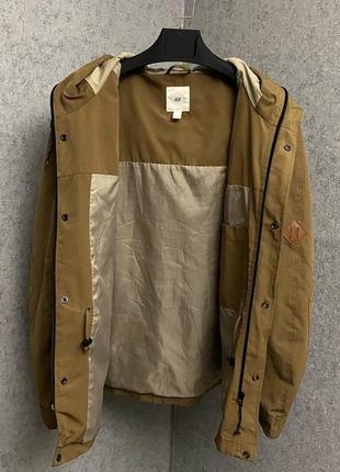 Коричневая куртка от бренда h&m