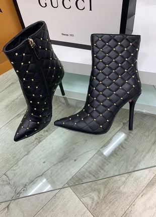 Жіночі черевики, натуральна шкіра, р.37, в стилі valentino