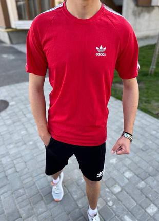 Комплект adidas футболка и шорты . футболка и шорты адидас5 фото