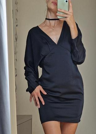 Сатиновое черное платье