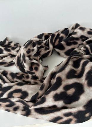 Шарф з леопардовим принтом