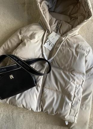 Молочный пуффер куртка пуховик из экокожи zara