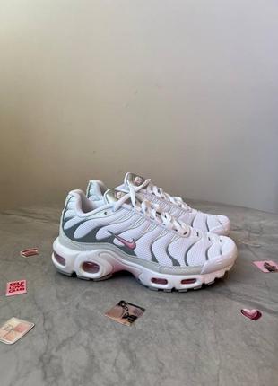 Nike air max tn plus white pink жіночі кросівки найк аїр макс тн плюс