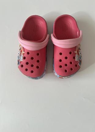 Яркие кроксы клоги vertes crocs оригинал 24-25