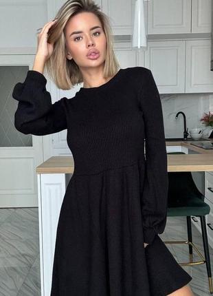 Хорошее вязаное платье
