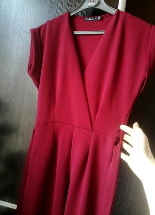 Шикарный, новый, стильный,комбенизон  фактурная ткань. boohoo