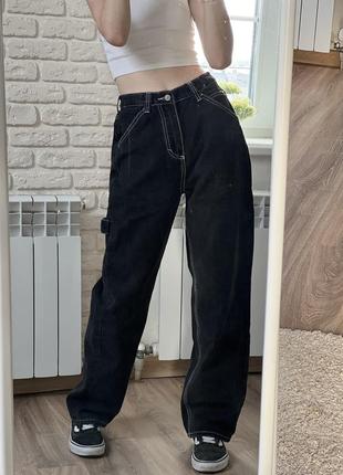 Джинсы свободного кроя которые всегда будут в тренде🤩