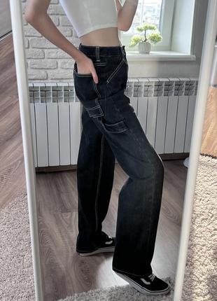 Джинсы свободного кроя которые всегда будут в тренде🤩2 фото