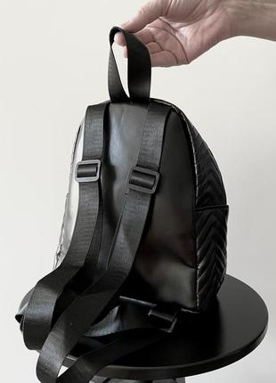 Стильний чорний стьобаний жіночий рюкзак наплічник екошкіра3 фото