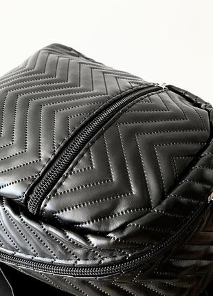 Стильний чорний стьобаний жіночий рюкзак наплічник екошкіра5 фото