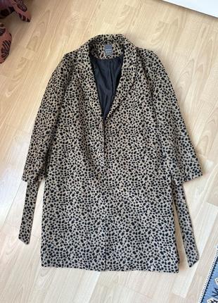 Нове пальто