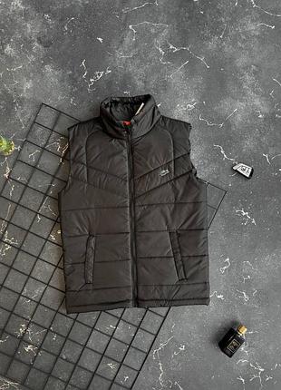 Мужская демисезонная осенняя весенняя жилетка черная lacoste