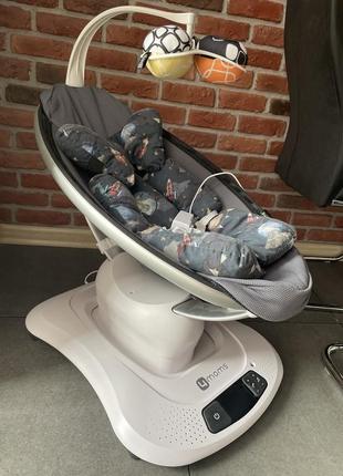 Заколисуючий центр 4moms mamaroo 4.0