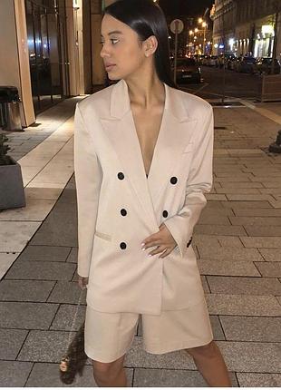 Костюм пиджак с шортами bershka