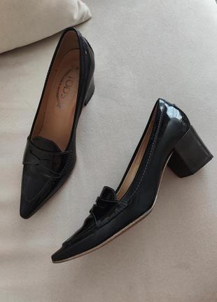 Лакові шкіряні туфлі tod's оригінал 37-37.5