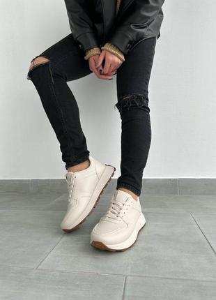 Бежеві кросівки