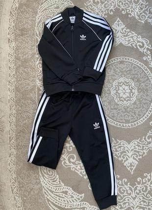 Дитячій костюм adidas на 4 рочки