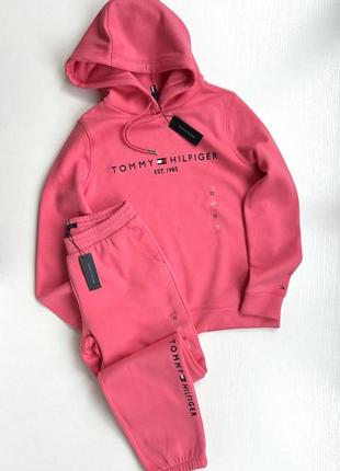 Костюм женский от известного бренда Tommy hilfiger оригинал
