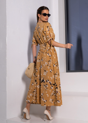 Приталенное цветочное длинное платье-халат деловое3 фото