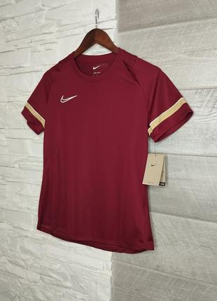 Оригинальная женская спортивная футболка 
nike dri fit м