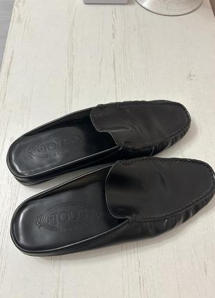 Шкіряні мюлі бренду tod’s