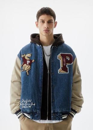 Джинсовая куртка-бомбер pull&bear в університетському стилі4 фото