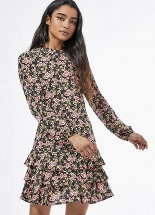 Сукня натуральна у каіти з рюшами платье ярусное с вискозы в цветочный принт dorothy perkins