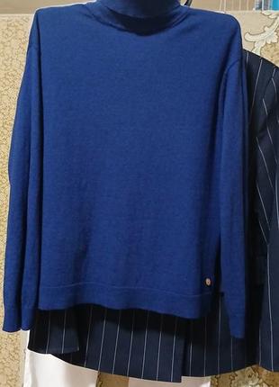 Светр ( водолазка)