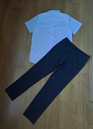 Нарядный набор для мальчика/белая рубашка с коротким рукавом для мальчика/синие брюки3 фото