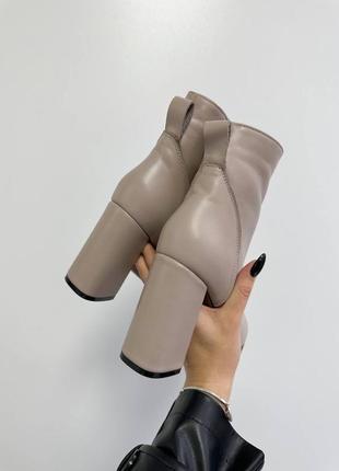 Женские ботильоны на устойчивом каблуке