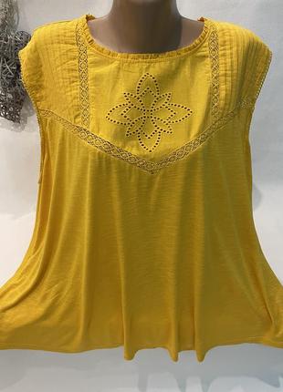 Ніжна жовта натуральна блуза,