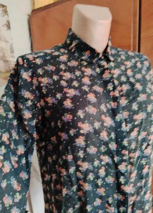Вінтажна сорочка в квіточку.