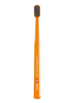 Зубна щітка curaprox cs 5460 ultra soft (жовтогарячий/синій)
